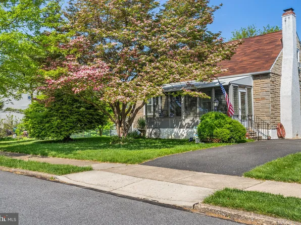 404 Edwards Dr, Brookhaven, PA 19015