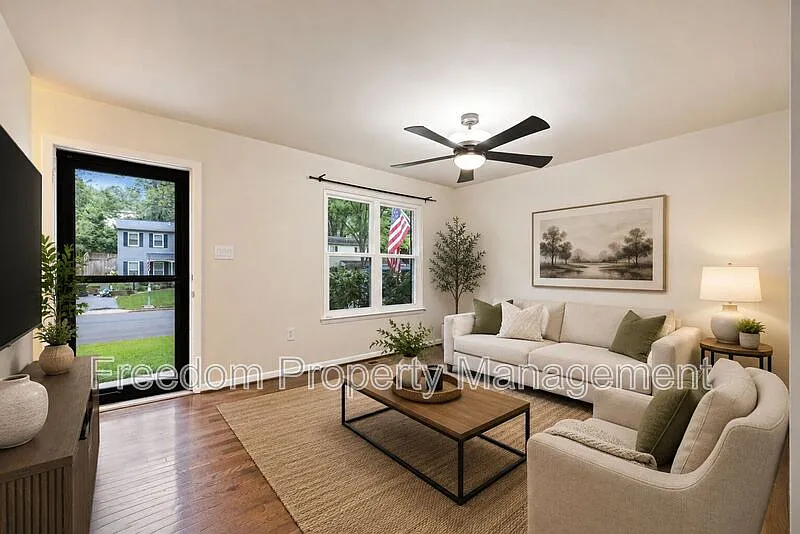 3 bed, 2.5 bath, 1824 sqft, $2,842 — Photo 2