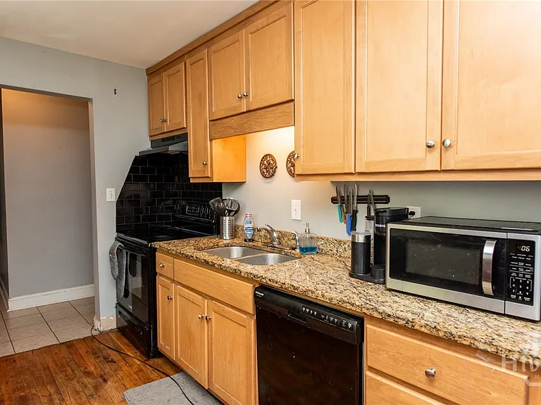 130 Magnolia St — Photo 5