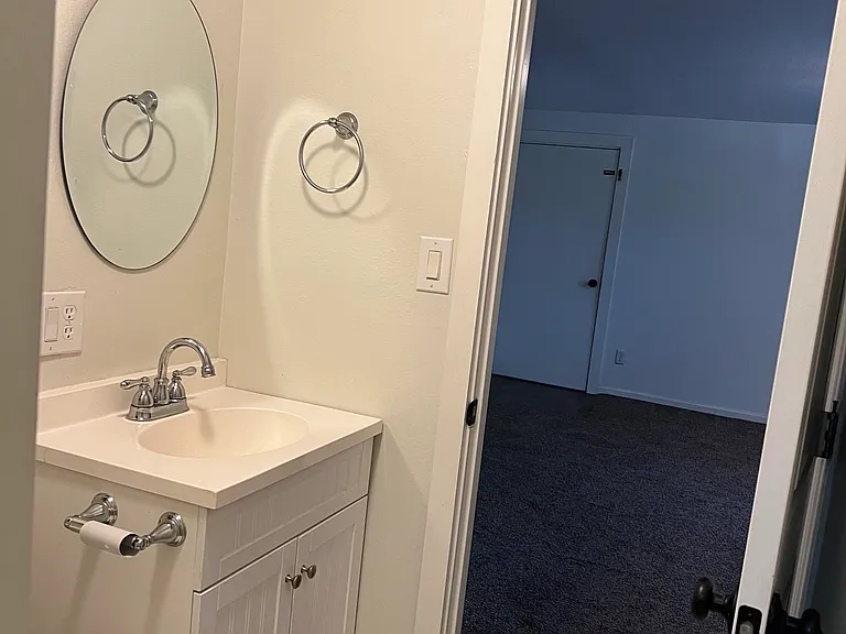 324 Vine St — Photo 13