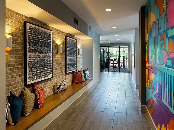 5th image of 465 Memorial Dr SE #209