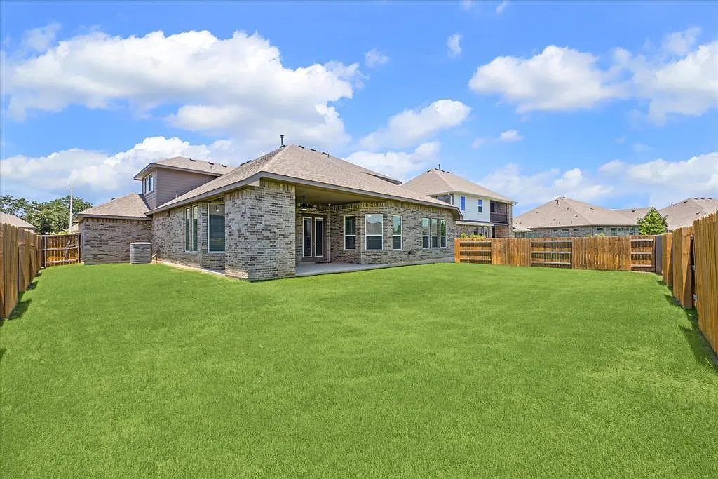 5 bed, 3.0 bath, 3085 sqft, $4,000 — Photo 4