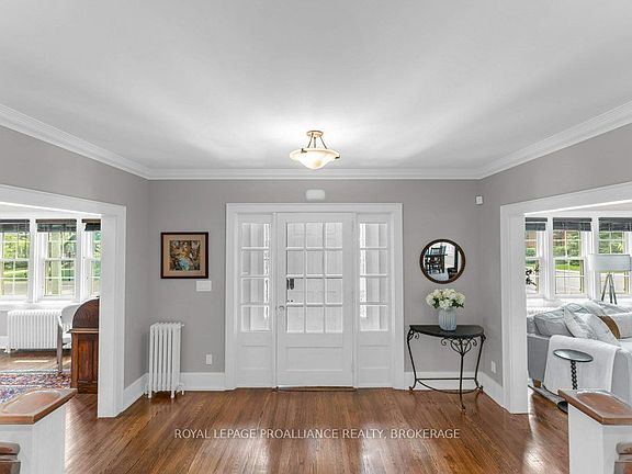 4th image of 609 Earl St