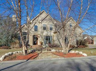 8401 E Oxford Cir, Wichita, KS 67226
