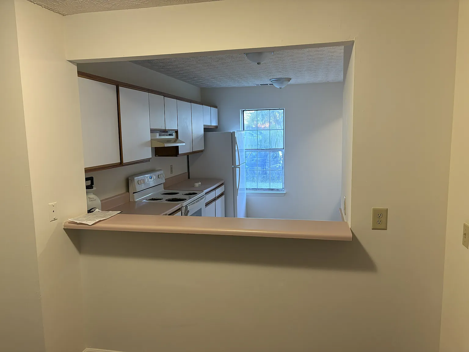 2 bed, 2.5 bath, 1050 sqft, $1,365 — Photo 2