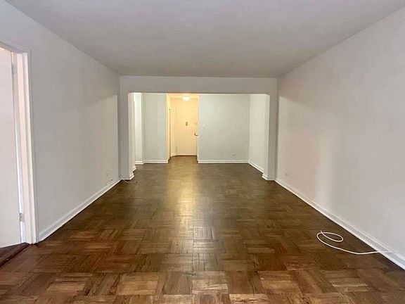 4th image of 3555 Oxford Ave APT 2A