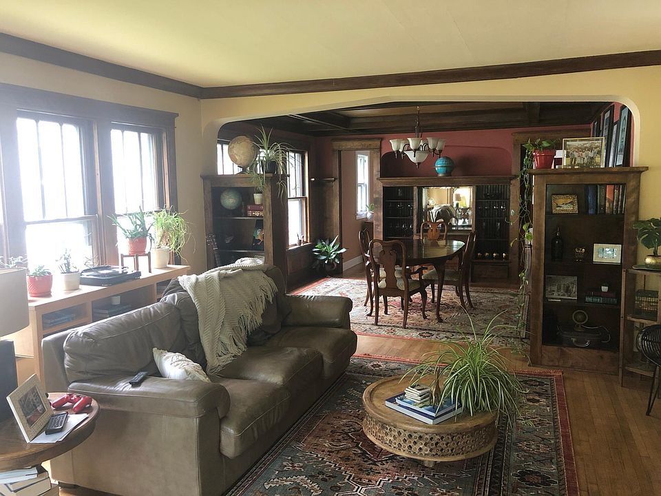 Living room / dining room