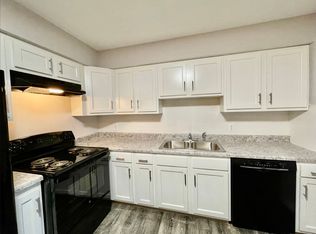2081 Shangrai La Dr SE #1984225C5, Grand Rapids, MI 49508