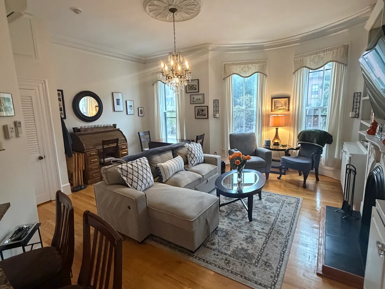 1 bed, 566 sqft, $3,700 — Photo 2