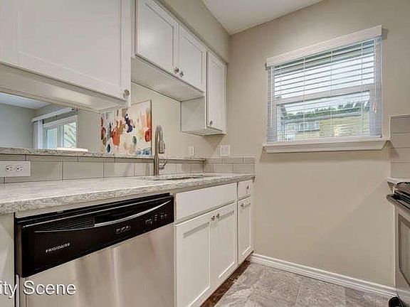 3rd image of 3819 Southway Dr APT 122