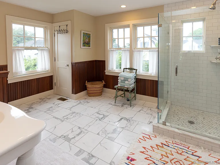 17 Agawam Ave — Photo 24