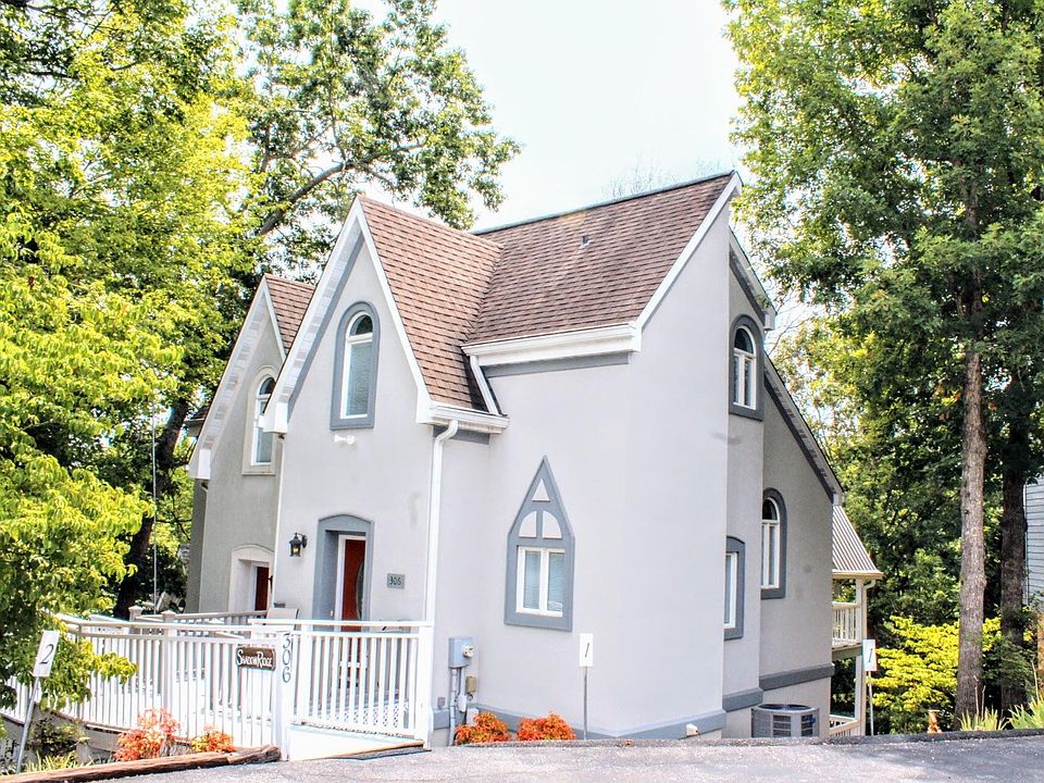 1st image of 306 Greenwood Way #1C