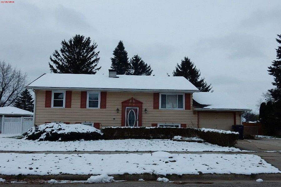 1st image of 2218 Taylor Ct