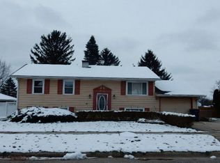 2218 Taylor Ct, Janesville, WI 53546