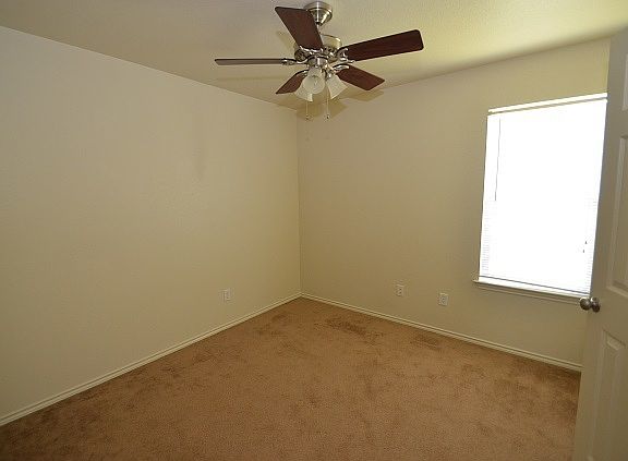 5th image of 3106 Janelle Dr