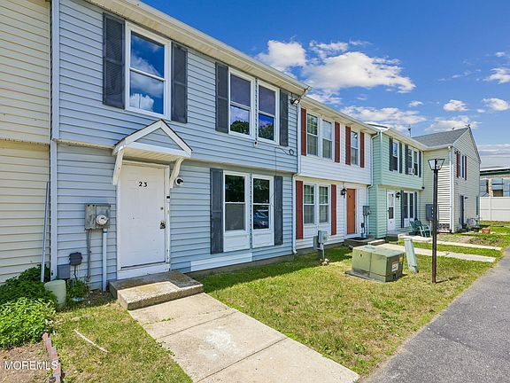 3rd image of 23 Theresa Court