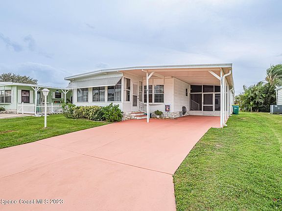 2nd image of 1063 Manila Dr