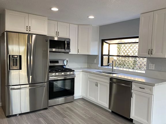 3rd image of 5539 Dorothy Dr
