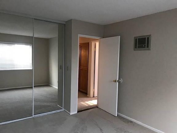 5th image of 3633 Marlborough Ave APT D