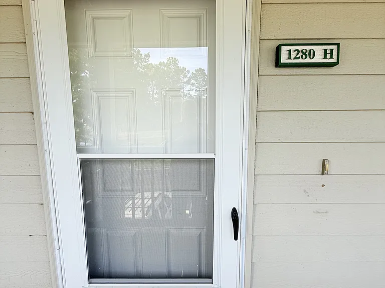1280 White Tree Ln #H — Photo 2