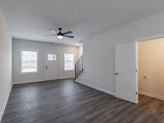 5th image of 107 Aviator Cir Unit B