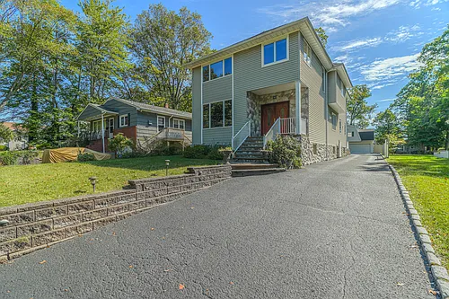 567 Mountain Ave Photo 1