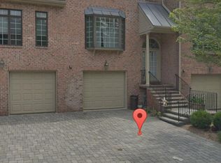 3 Stonebrook Ct UNIT 3, Harrington Park, NJ 07640