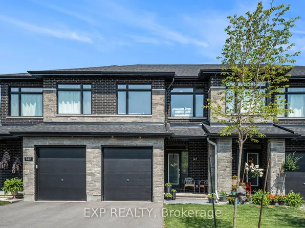 147 Wabikon Cres, Ottawa, ON K1X 0H8