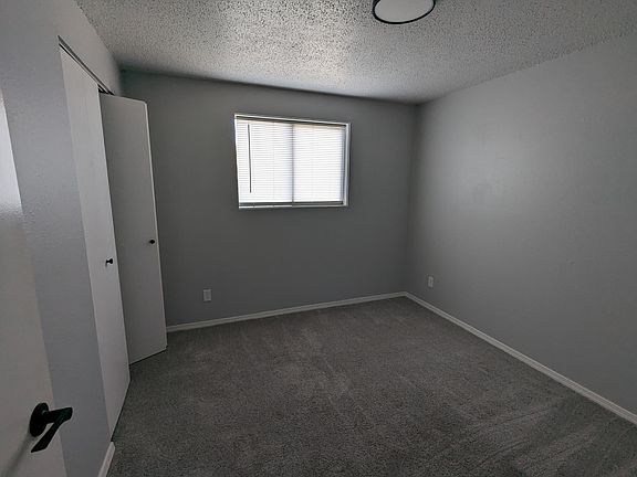 4th image of 210 NW Coryell Ct APT B