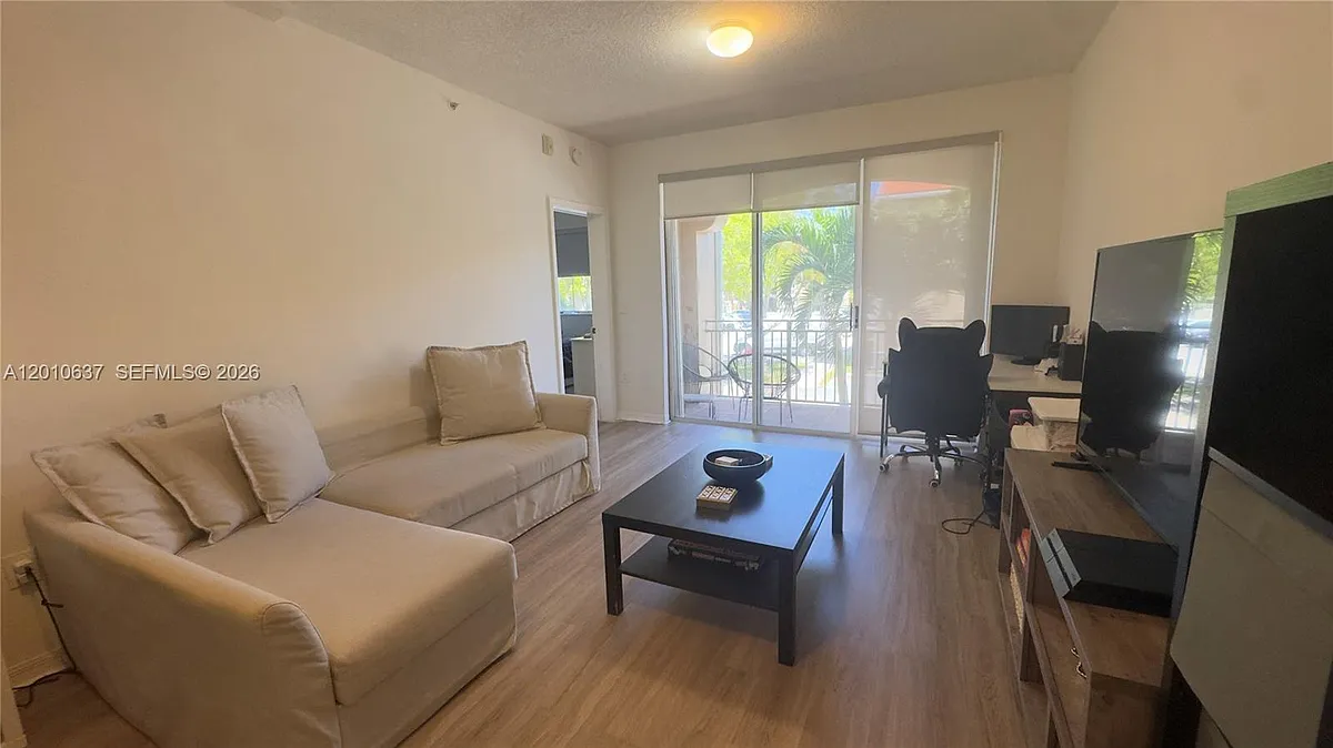 Building Photo - 6360 NW 114th Ave #222