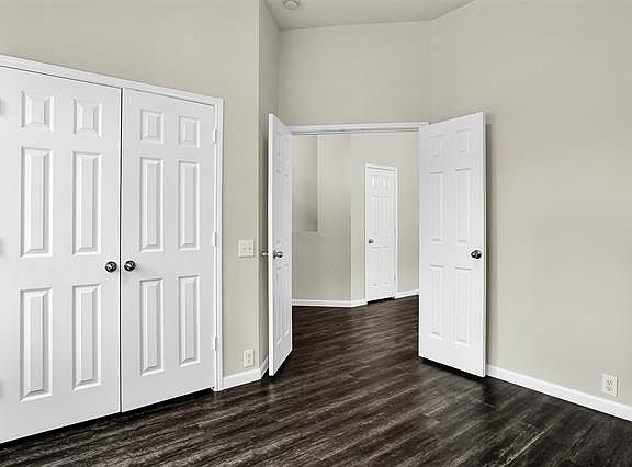 4th image of 2605 Ozark Cv