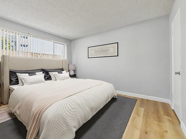 Sepulveda Apartments — Photo 5