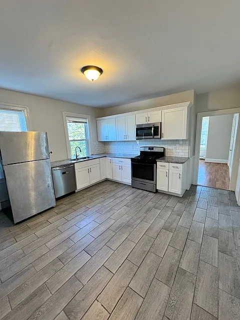 Building Photo - 36 E Transit St #3