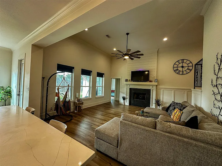 313 Mandavilla Way — Photo 15
