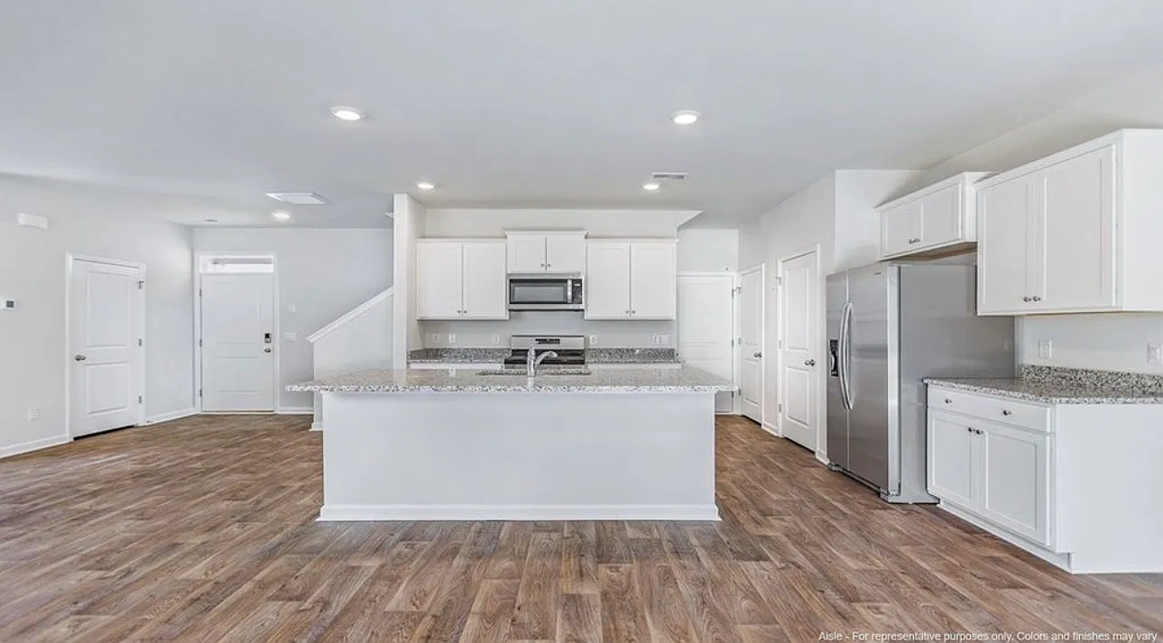 4 bed, 2.5 bath, 1927 sqft, $2,995 — Photo 4