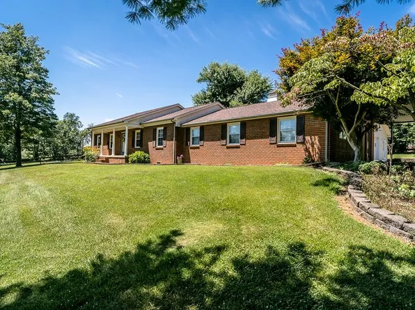 54 Romaine Ln, Stuarts Draft, VA 24477