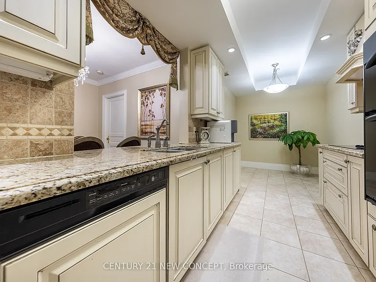 7071 Bayview Ave #204 — Photo 12