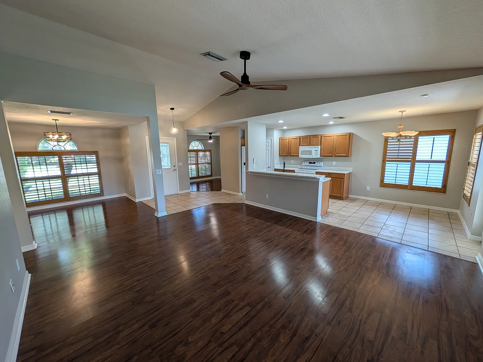 3 bed, 1586 sqft, $2,350 — Photo 3