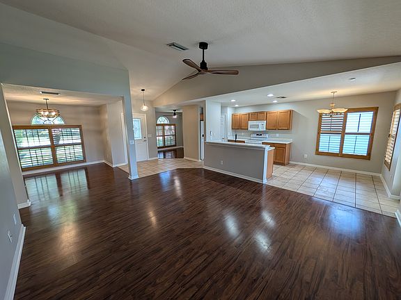 3rd image of 4223 Donnington Dr