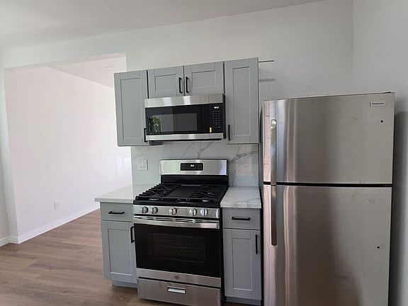 3rd image of 3260-3264 Steel St #3262