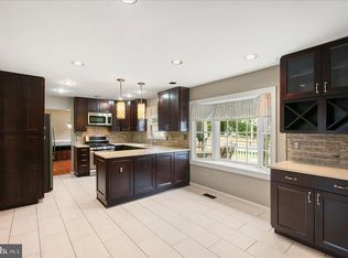 7142 Red Horse Tavern Ln, Springfield, VA 22153
