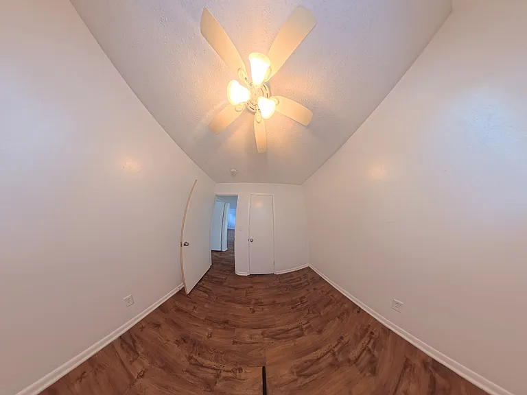 310 NW Chapel Dr #1 — Photo 1