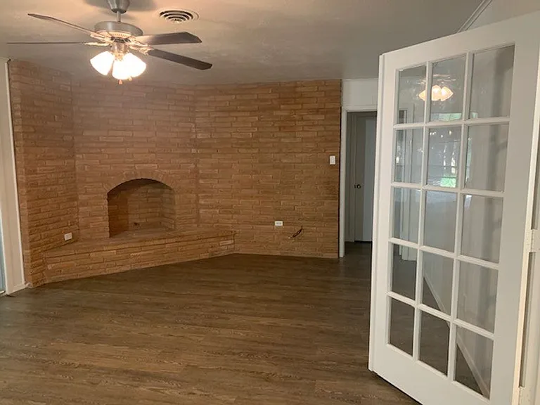2820 Southgate Dr — Photo 6