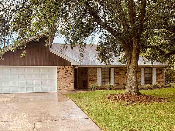 3rd image of 4408 Pinemont Dr
