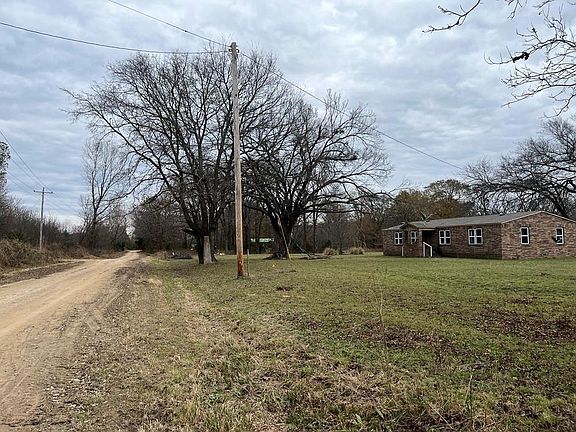 2nd image of 385101 E 1100th Rd
