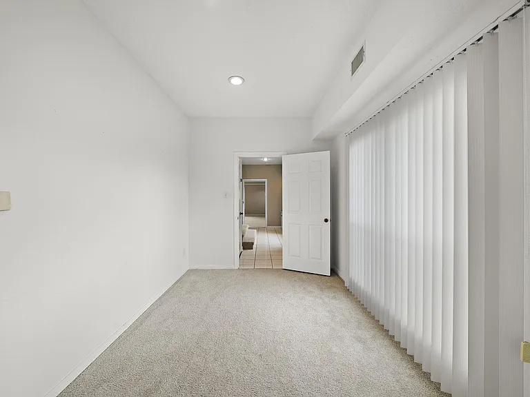 2523 Baycrest Dr — Photo 26