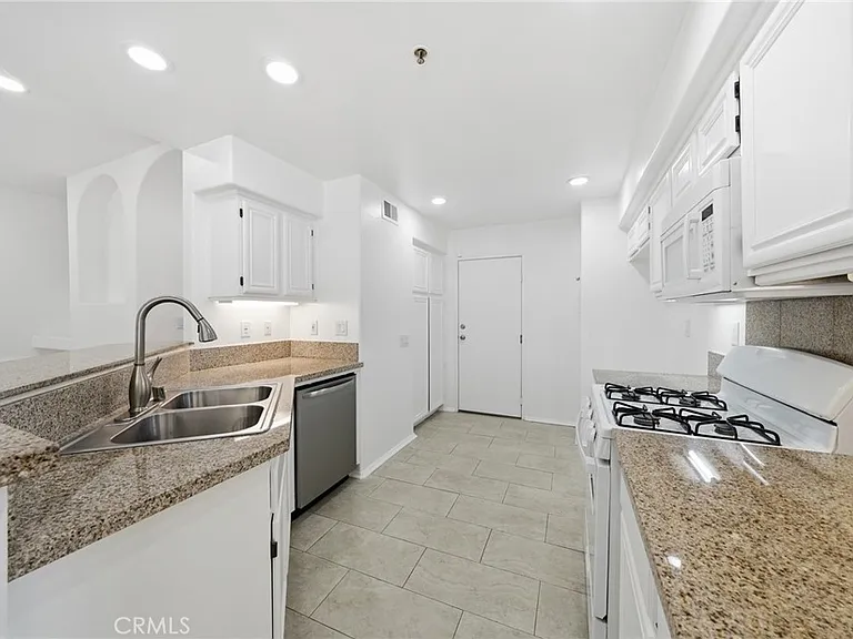 12921 Ternberry Ct — Photo 10
