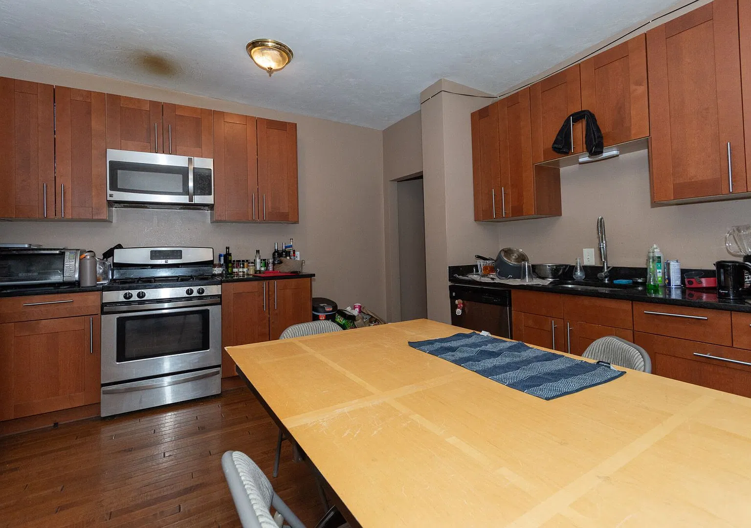 Room For Rent — Photo 1
