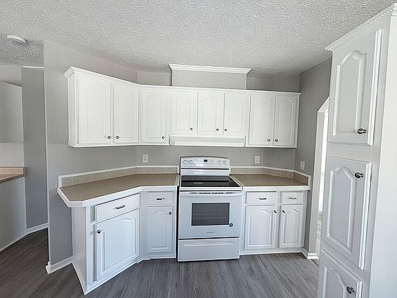 5th image of 3700 Peach Blossom Ln