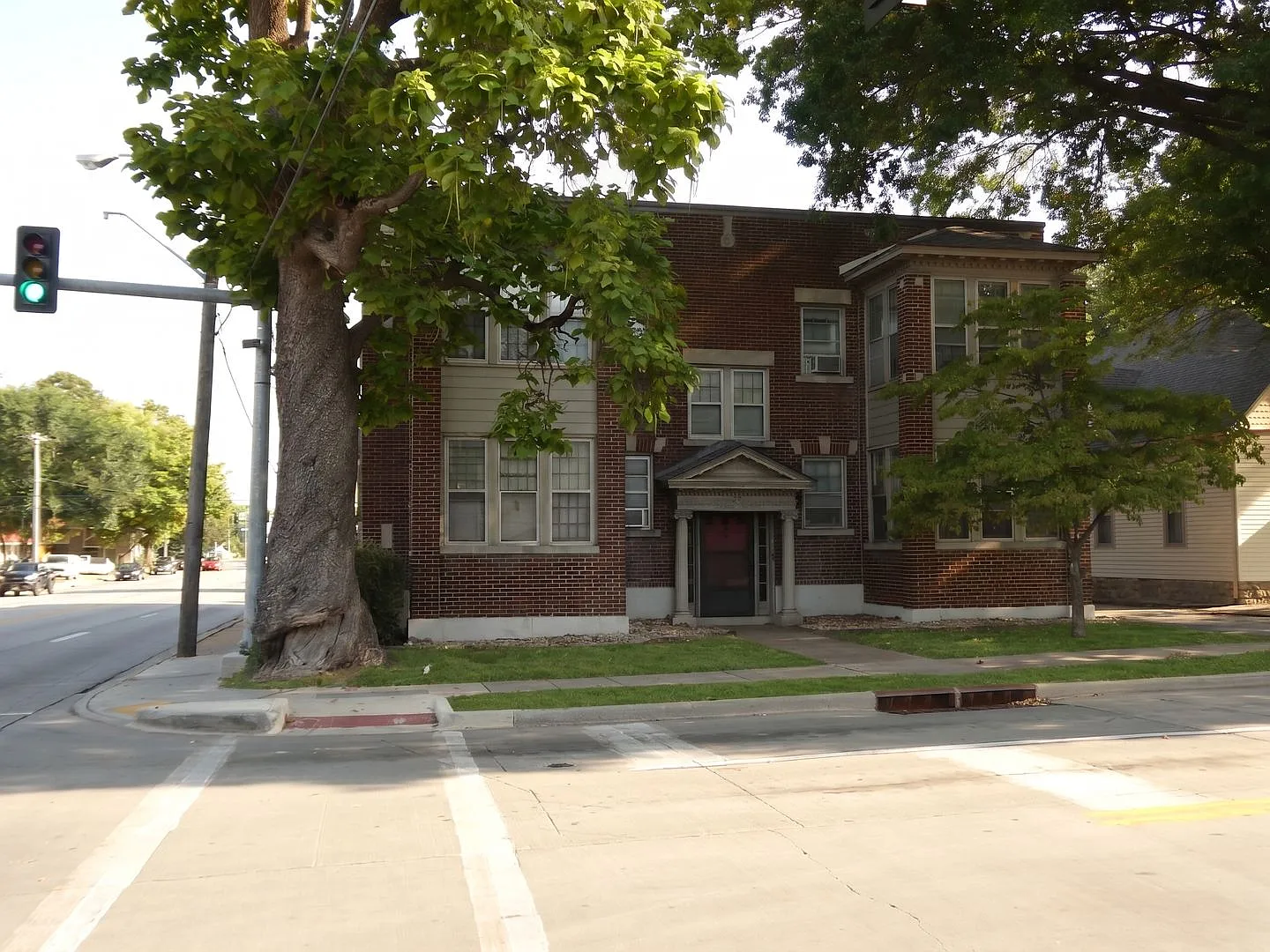 438 S. National Avenue — Photo 1